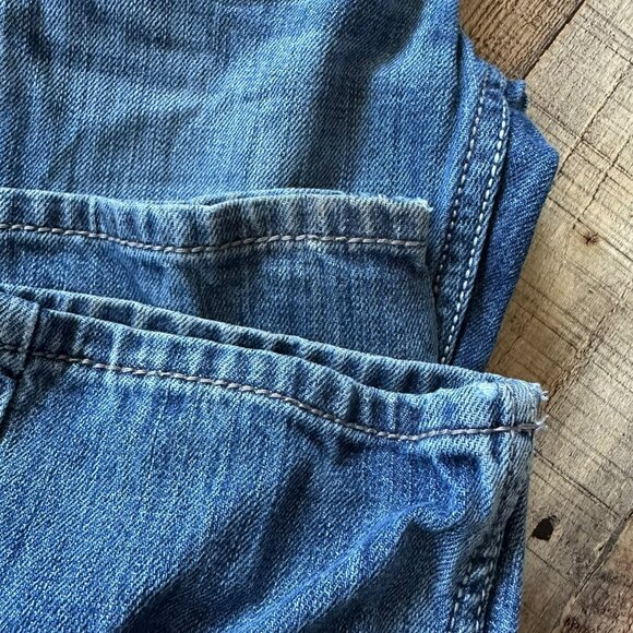 Wrangler 20X Girls Blue Jeans With Embroidered Pockets & Distressed Details - Picture 6 of 9